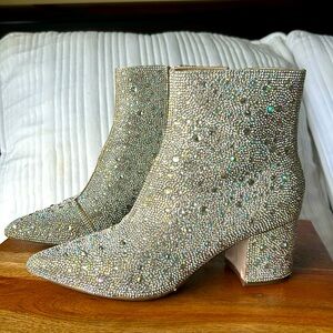 Betsey Johnson Kyla Bootie Preowned Sz 6 w Box